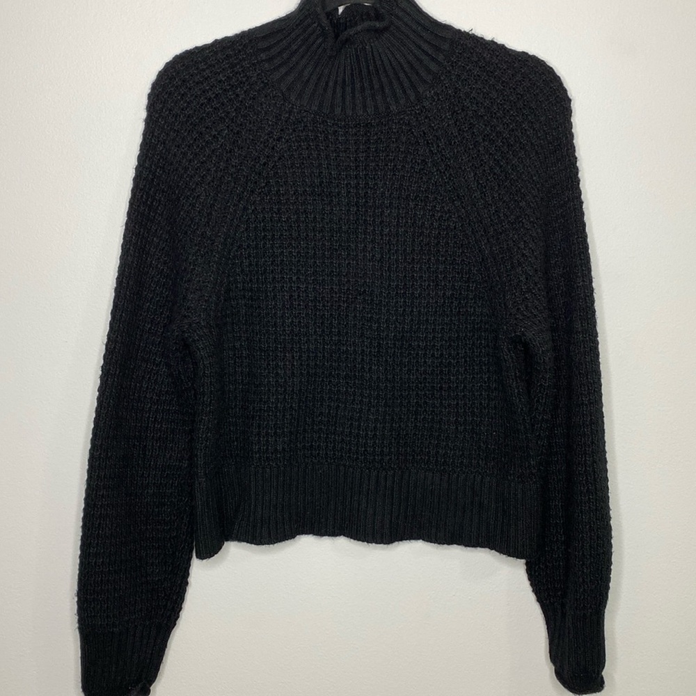 🩷🩵American Eagle Black Turtleneck Knit Sweater